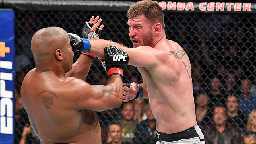 Stipe Miočić poslao poruku poznatoj braći Jakeu i Loganu Paulu
